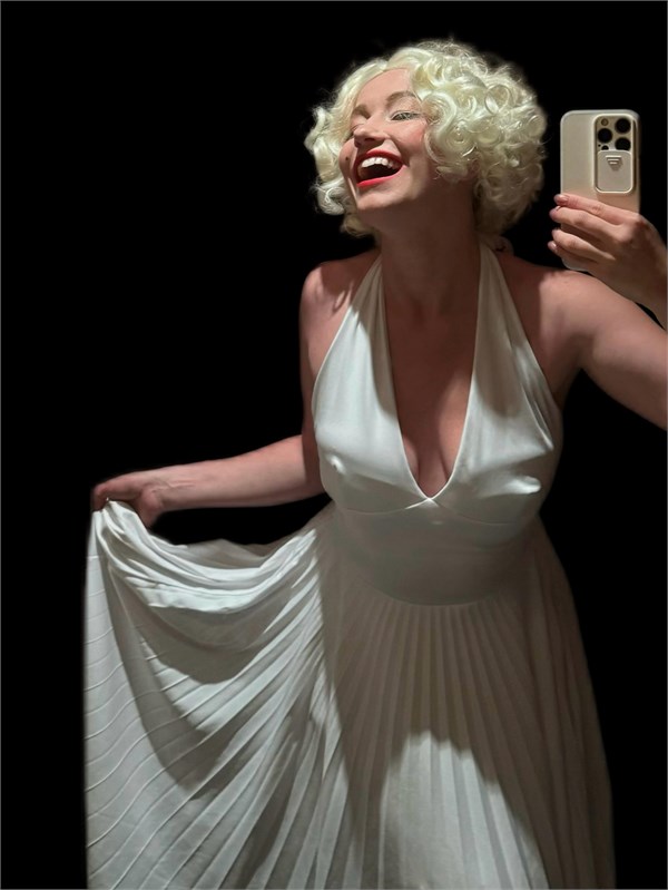 Мерлин Монро (косплей певица) МЕРЛИНМОНРО