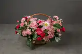 Корзина с цветами "Благородный вкус" Flowers10