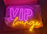 Неоновая надпись VIP lounge 40 на 30 см НЕОН 1