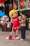 Ростовые костюмы LOVE IS - мальчик и девочка - в аренду LOVEISRENT
